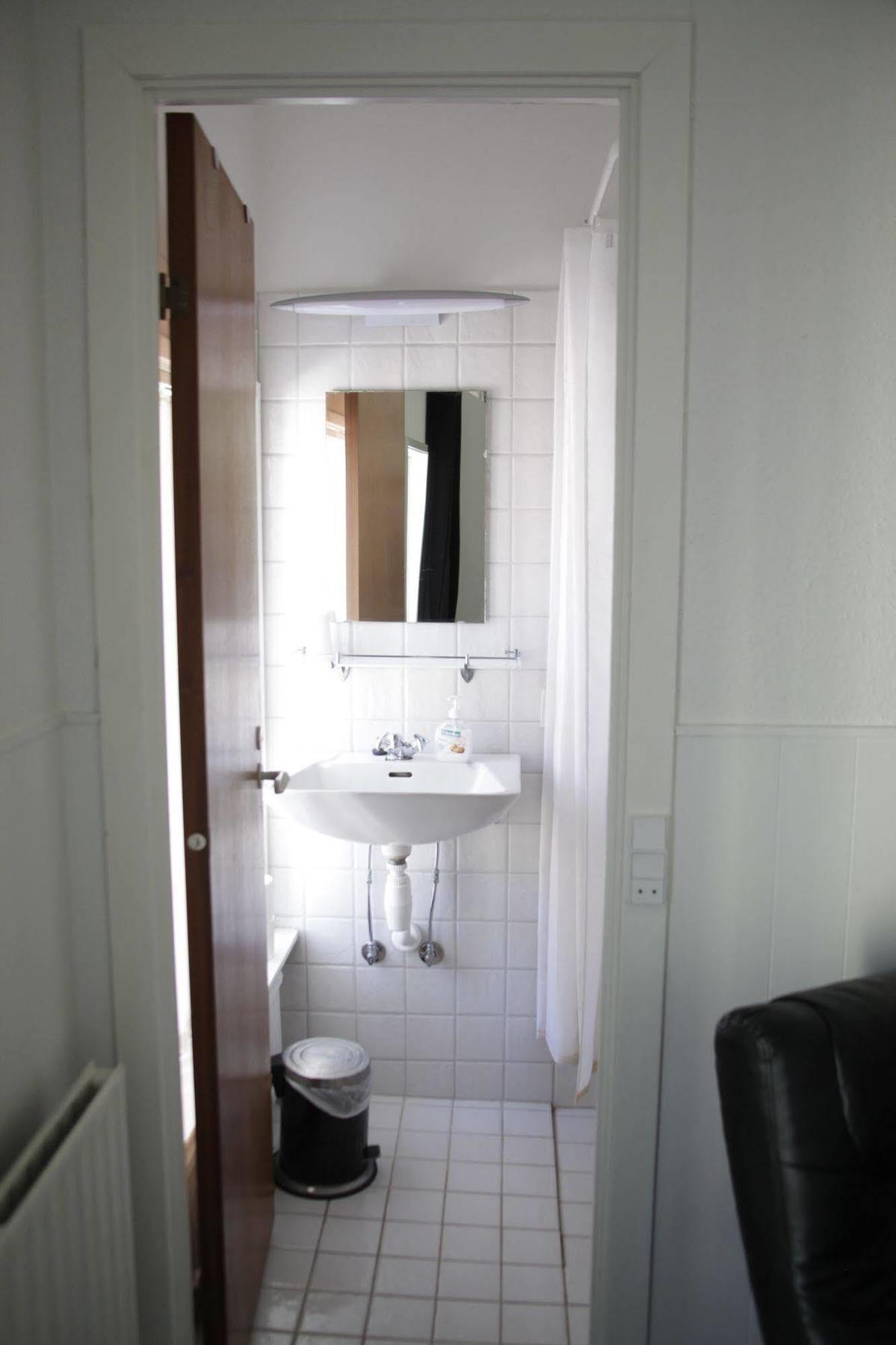 Kanns Hotel Åkirkeby Buitenkant foto