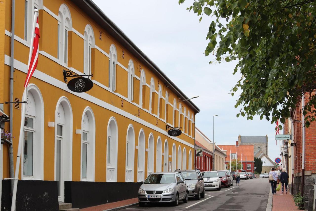 Kanns Hotel Åkirkeby Buitenkant foto
