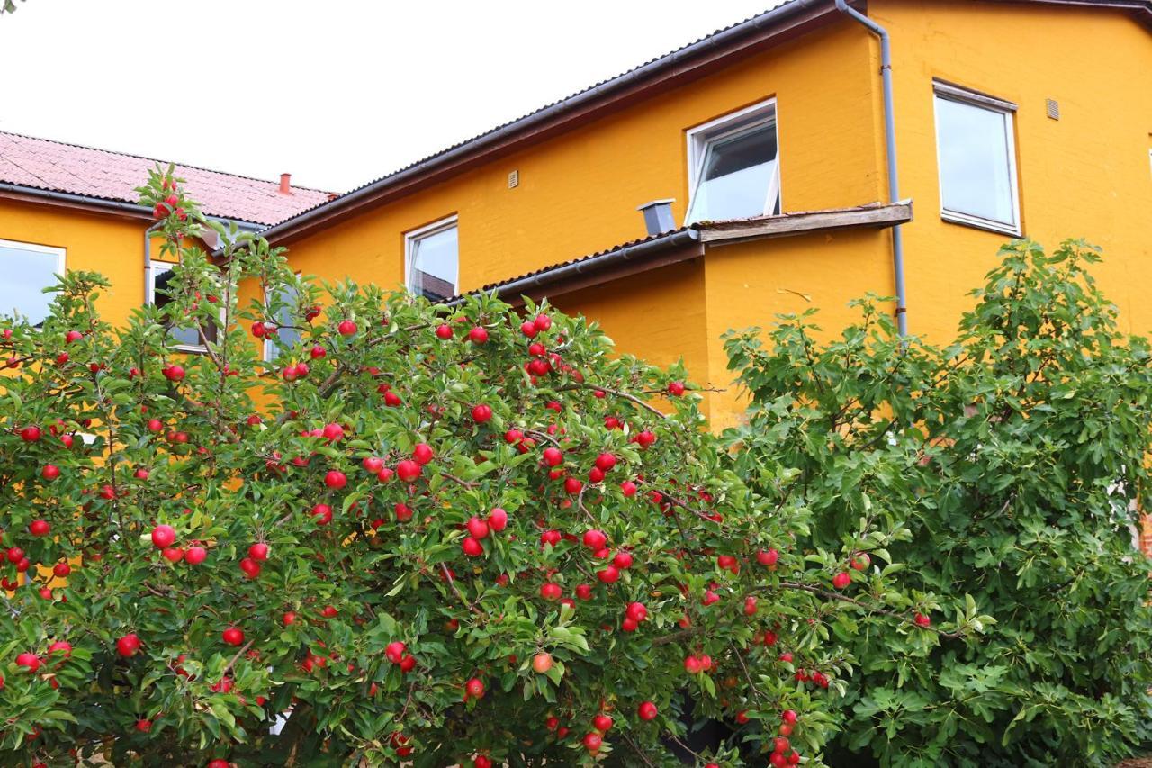 Kanns Hotel Åkirkeby Buitenkant foto
