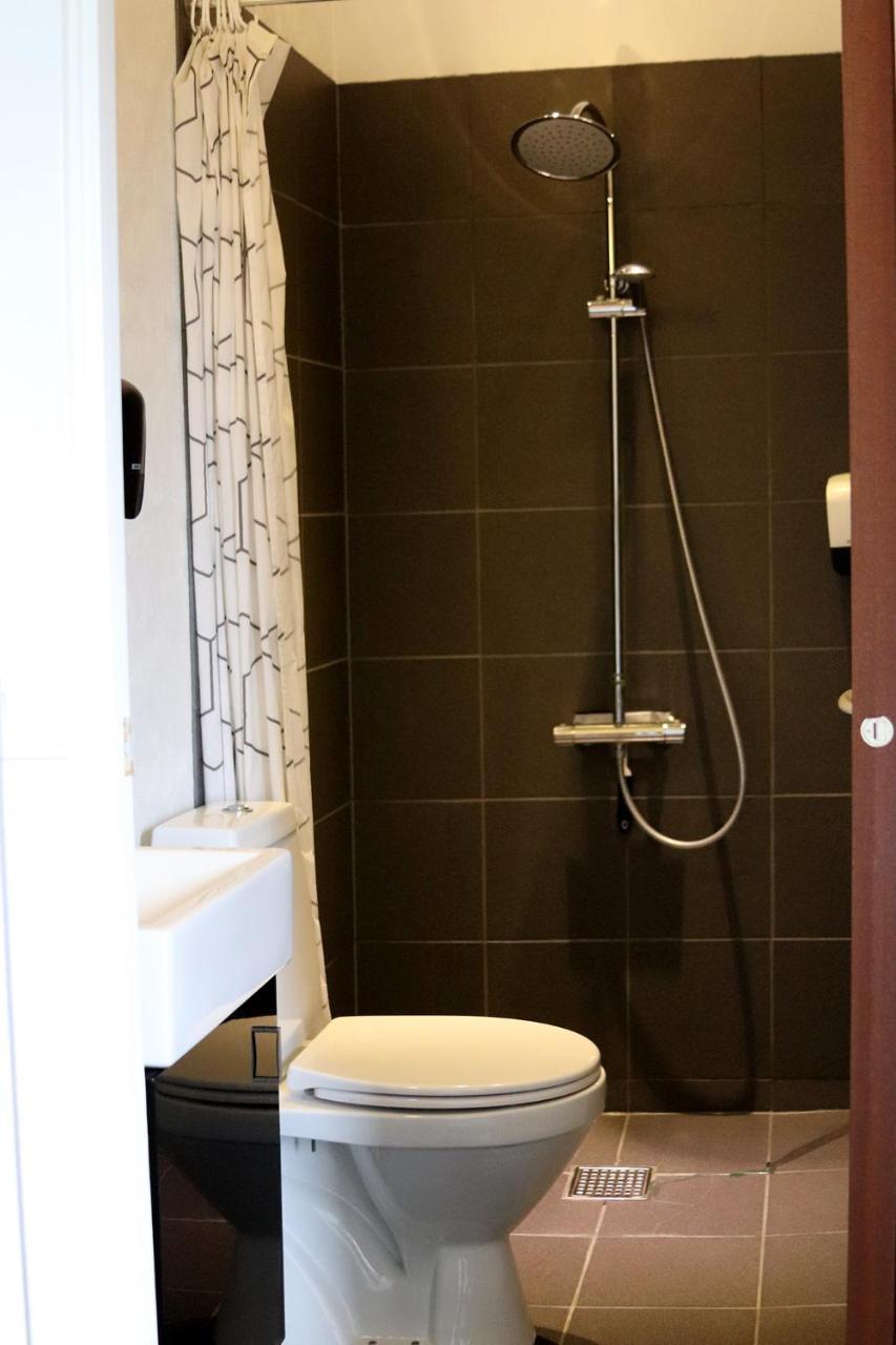 Kanns Hotel Åkirkeby Buitenkant foto