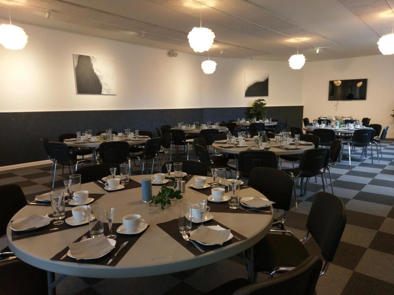 Kanns Hotel Åkirkeby Buitenkant foto